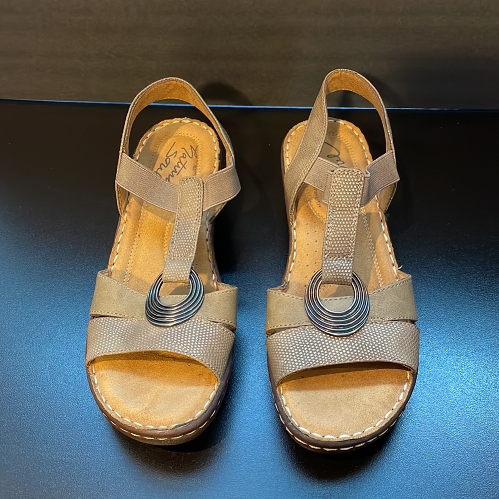 Natural Soul, sandals.
